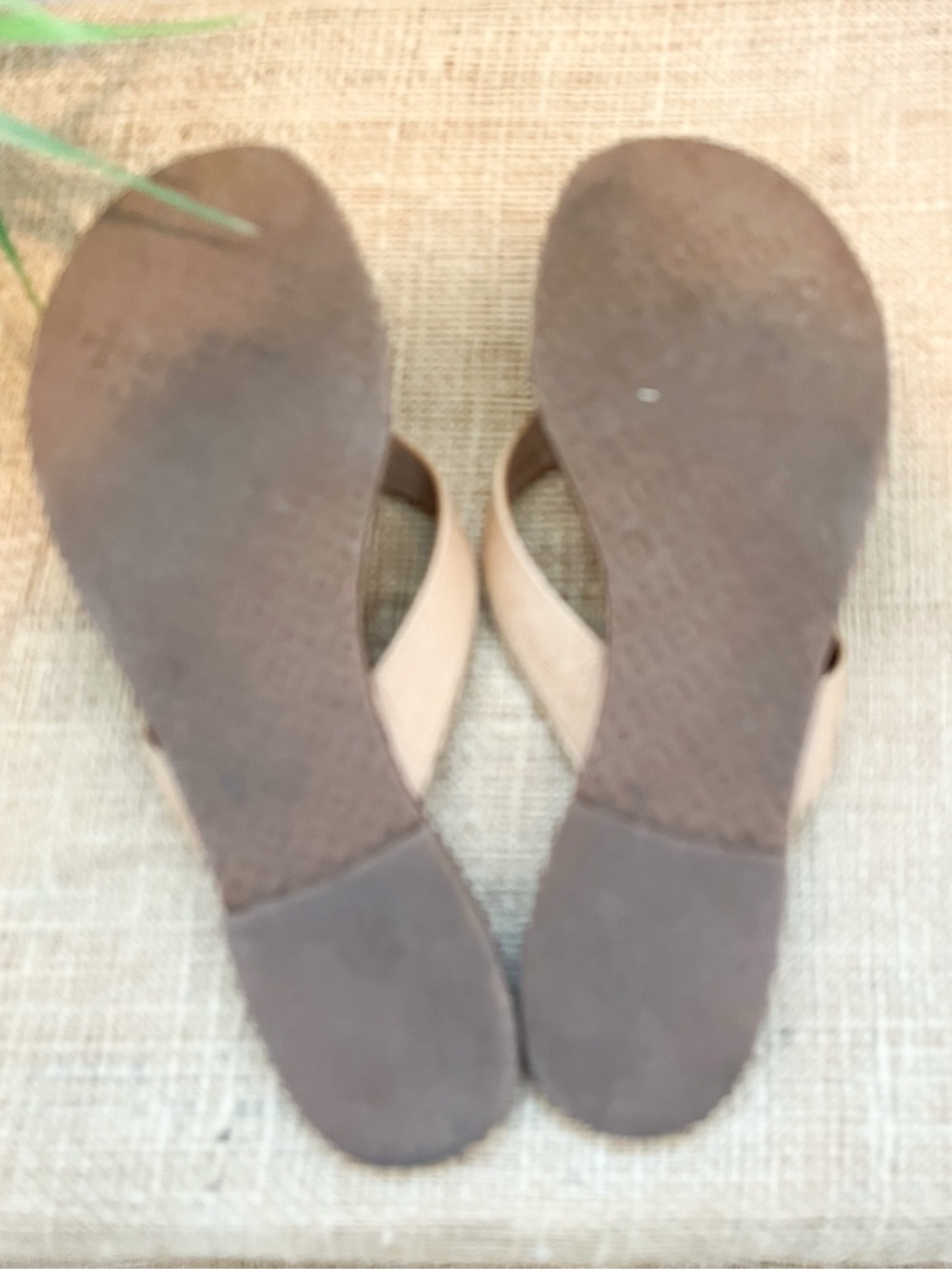 Tory Burch Thora Flat Thong Leather Sandals Tan Size 8 - Picture 10 of 11